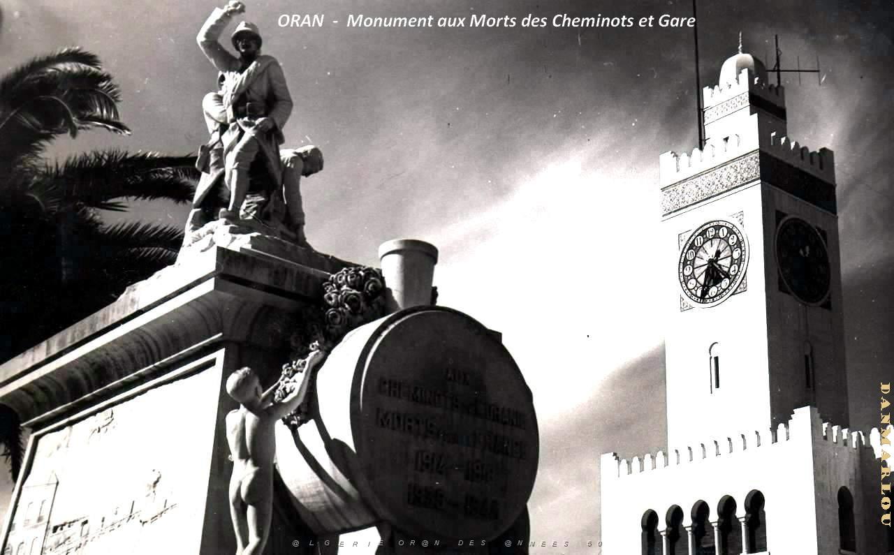 Oran - Gare- Monument aux Morts.jpg